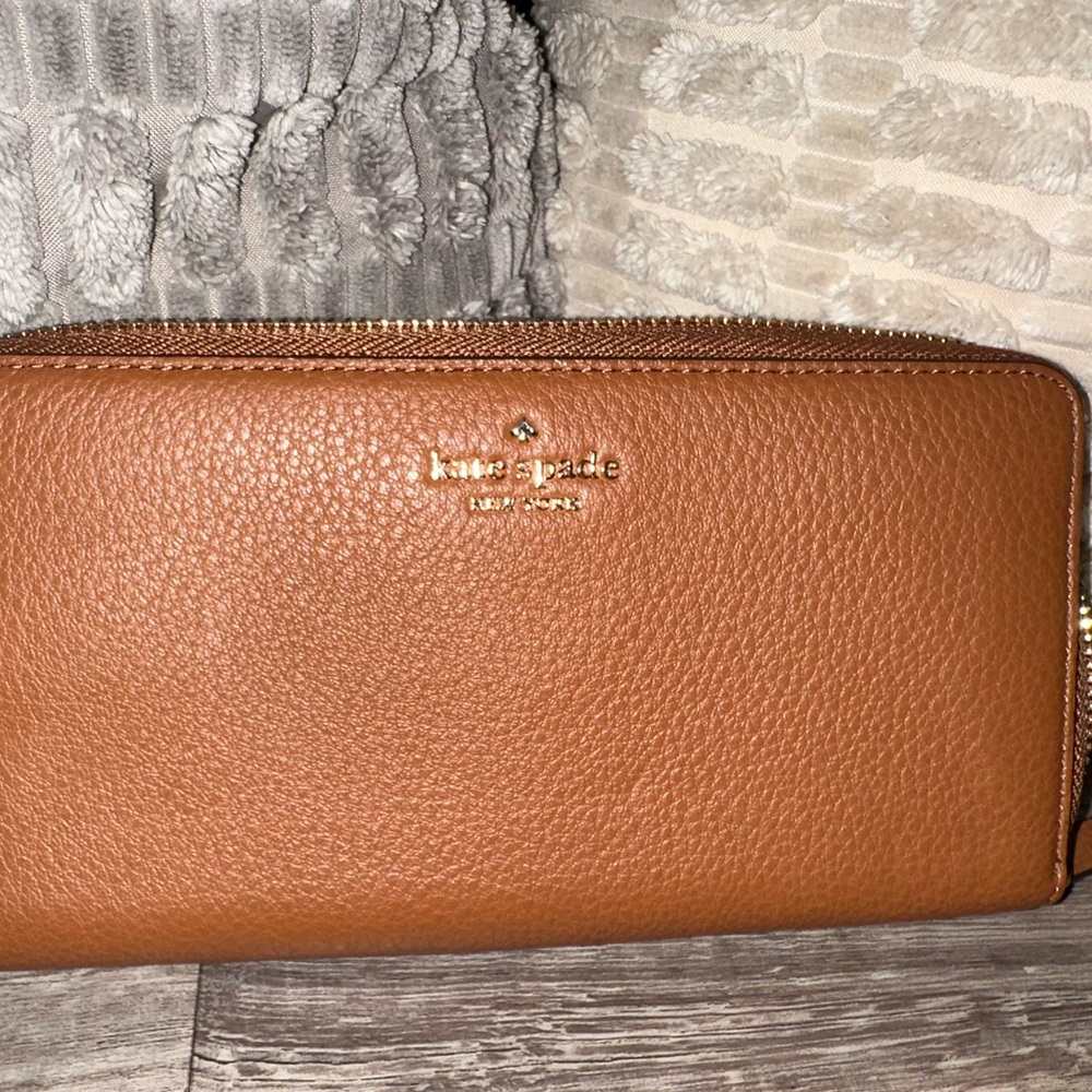Kate Spade Tan Leather Zip Wallet